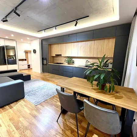 Osapart In A Complex Great Britain Lwów