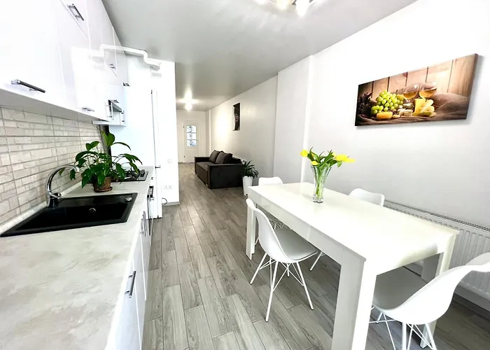 Osapart In A Complex Great Britain إلفيف